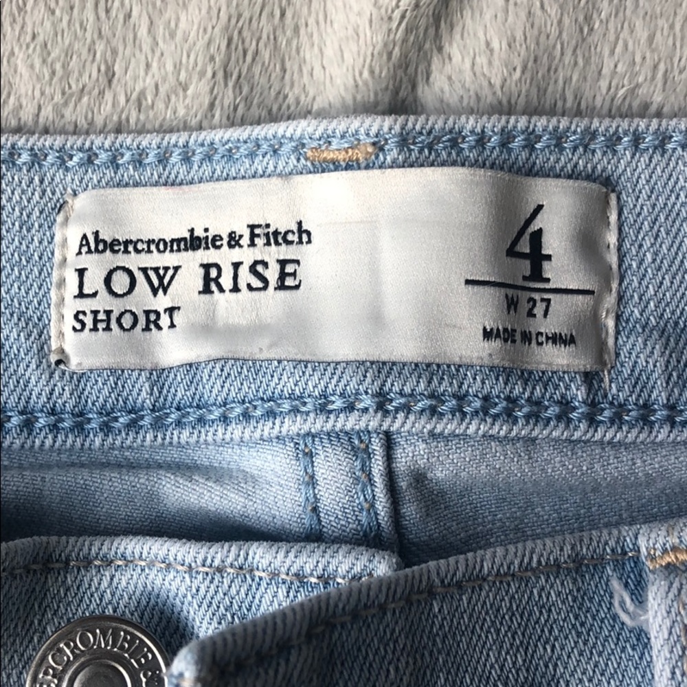 Shorts - Picture 2 of 3